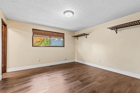 Tiny photo for 832 La Loma Drive, Medford, OR 97504 (MLS # 220211820)
