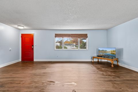 Tiny photo for 832 La Loma Drive, Medford, OR 97504 (MLS # 220211820)