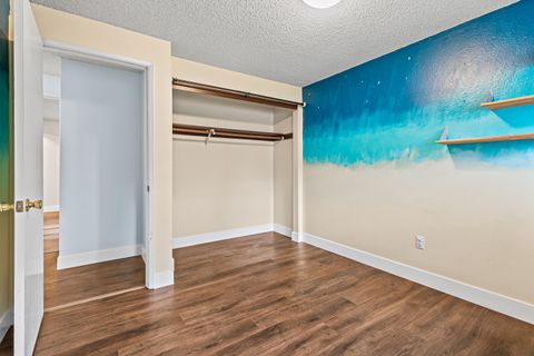 Tiny photo for 832 La Loma Drive, Medford, OR 97504 (MLS # 220211820)