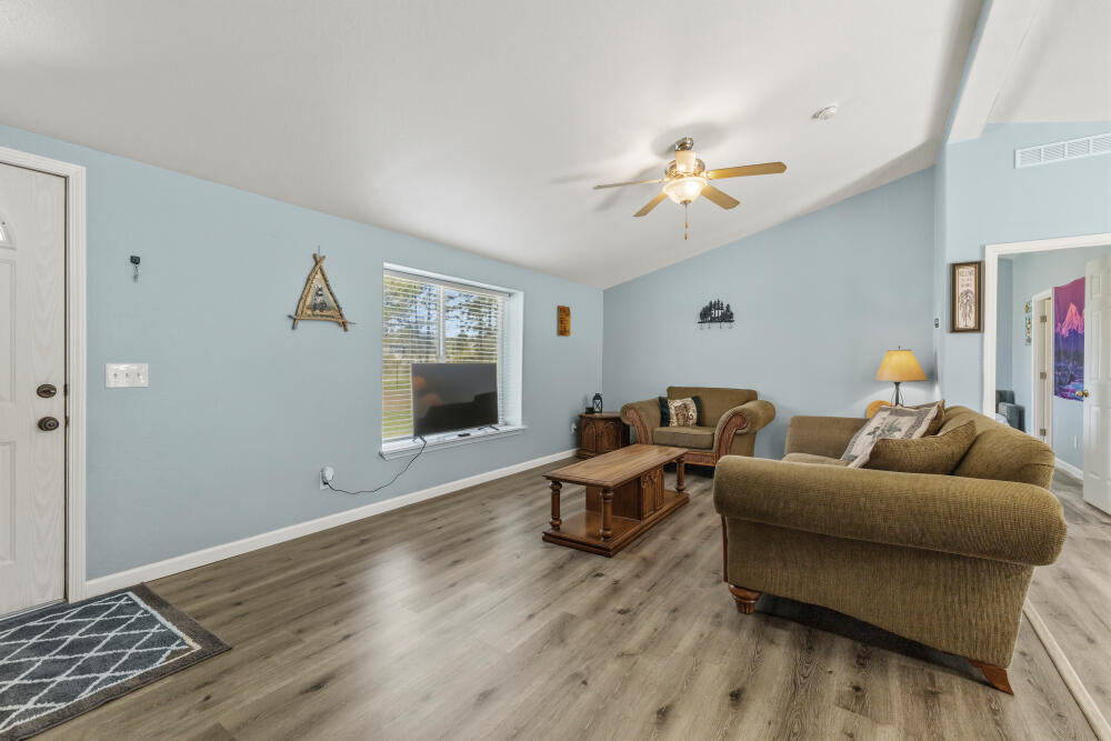 38040 Kugler Way 8,9