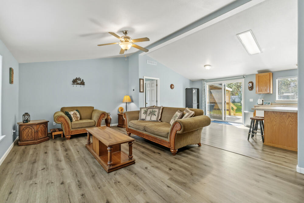 38040 Kugler Way 8,9