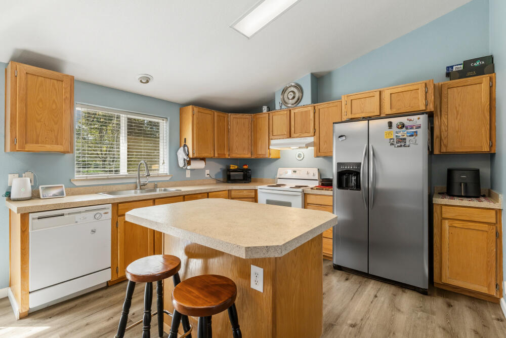 38040 Kugler Way 8,9