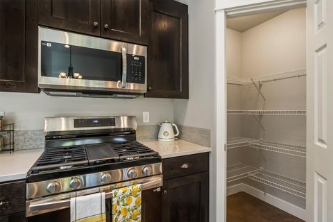 Tiny photo for 2721 NE Black Oak PL, Bend, OR 97701 (MLS # 220221311)