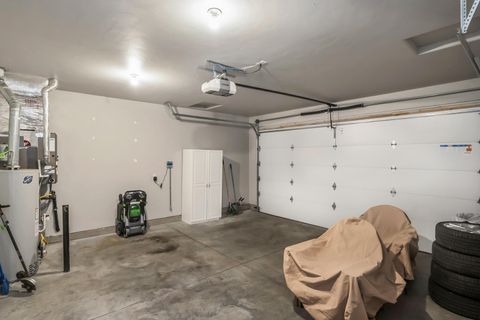 Tiny photo for 2721 NE Black Oak PL, Bend, OR 97701 (MLS # 220221311)