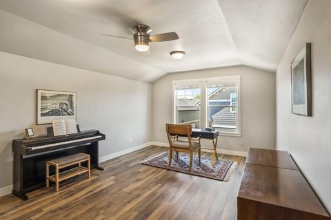 Tiny photo for 2721 NE Black Oak PL, Bend, OR 97701 (MLS # 220221311)