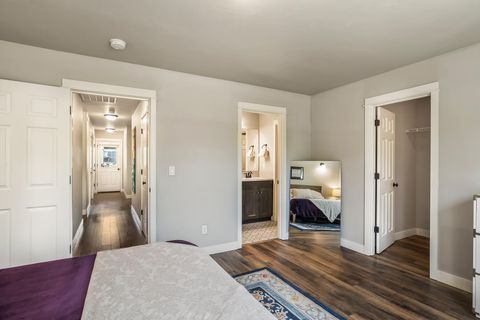 Tiny photo for 2721 NE Black Oak PL, Bend, OR 97701 (MLS # 220221311)