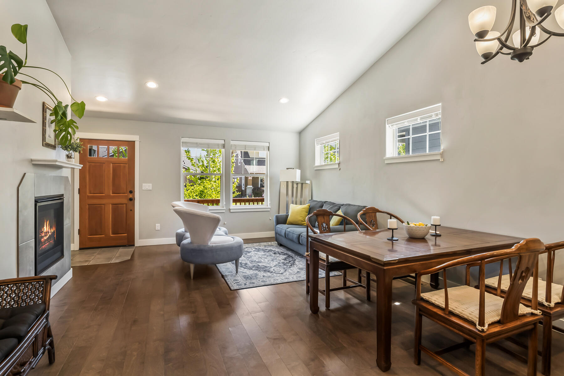 2721 NE Black Oak