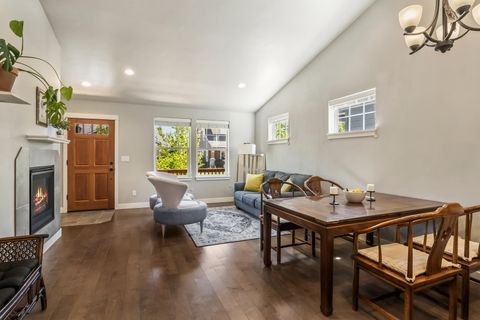 Tiny photo for 2721 NE Black Oak PL, Bend, OR 97701 (MLS # 220221311)