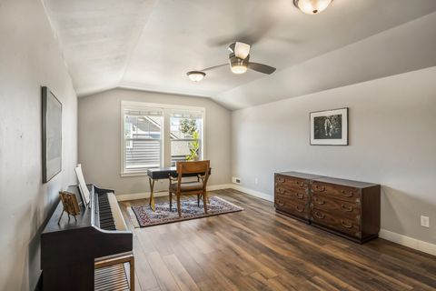 Tiny photo for 2721 NE Black Oak PL, Bend, OR 97701 (MLS # 220221311)