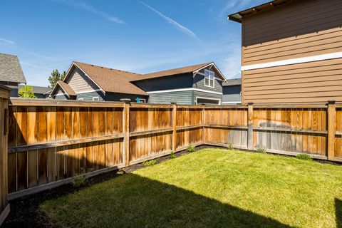 Tiny photo for 2721 NE Black Oak PL, Bend, OR 97701 (MLS # 220221311)