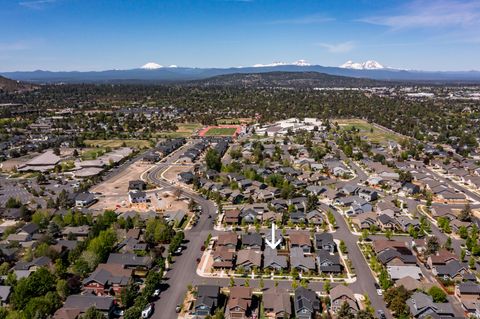 Tiny photo for 2721 NE Black Oak PL, Bend, OR 97701 (MLS # 220221311)