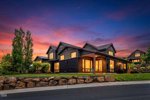 Photo of 61333 Kindle Rock Loop, Bend, OR 97702 (MLS # 220222833)