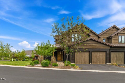 Tiny photo for 61333 Kindle Rock Loop, Bend, OR 97702 (MLS # 220222833)