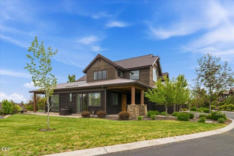 Tiny photo for 61333 Kindle Rock Loop, Bend, OR 97702 (MLS # 220222833)