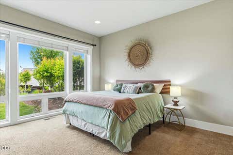 Tiny photo for 61333 Kindle Rock Loop, Bend, OR 97702 (MLS # 220222833)