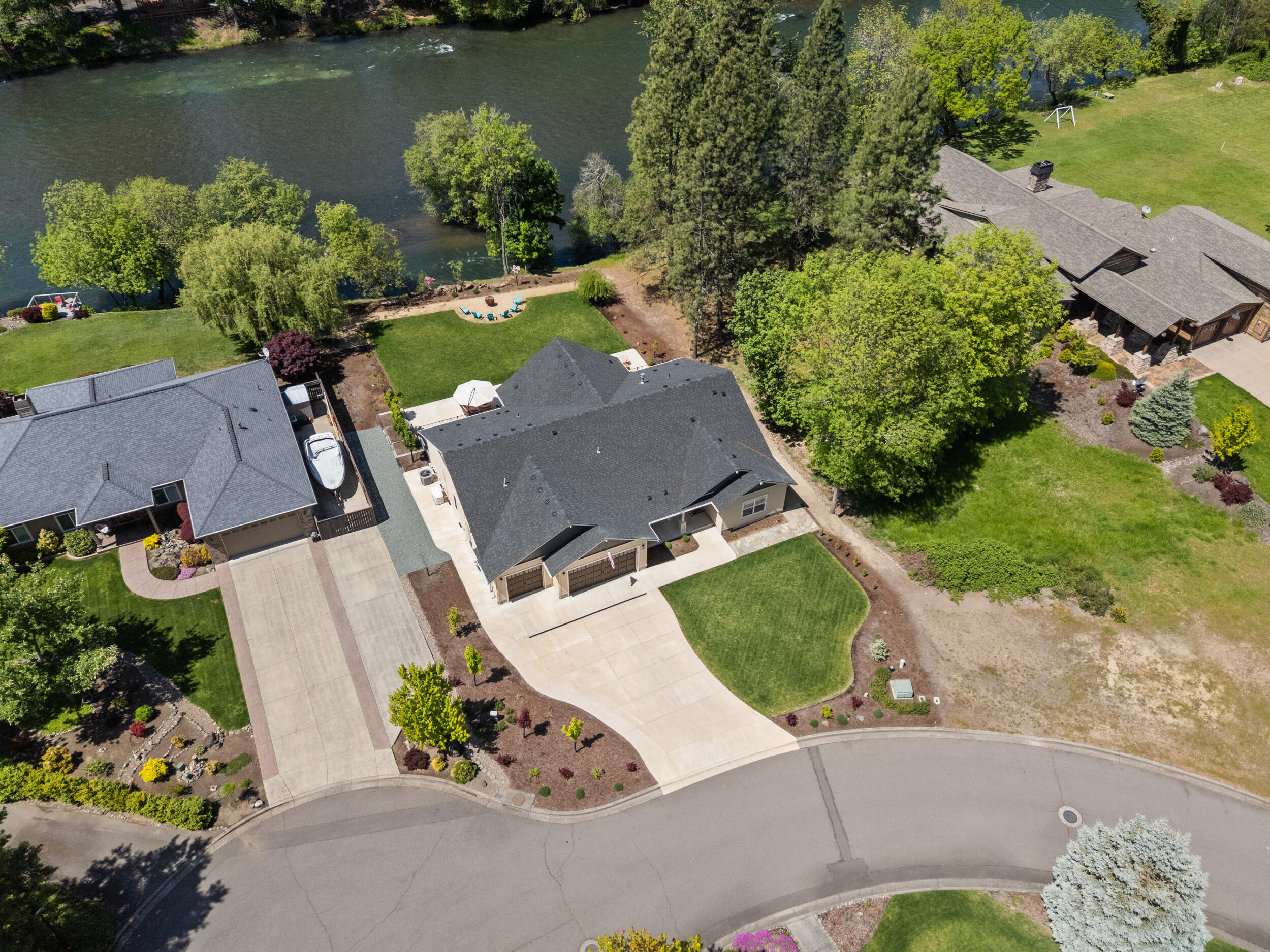 1060 Anglers Place