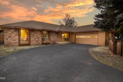 Photo of 3904 Redondo Way, Klamath Falls, OR 97603 (MLS # 220228671)