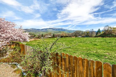 Tiny photo for 480 Parkside Drive, Ashland, OR 97520 (MLS # 220217679)