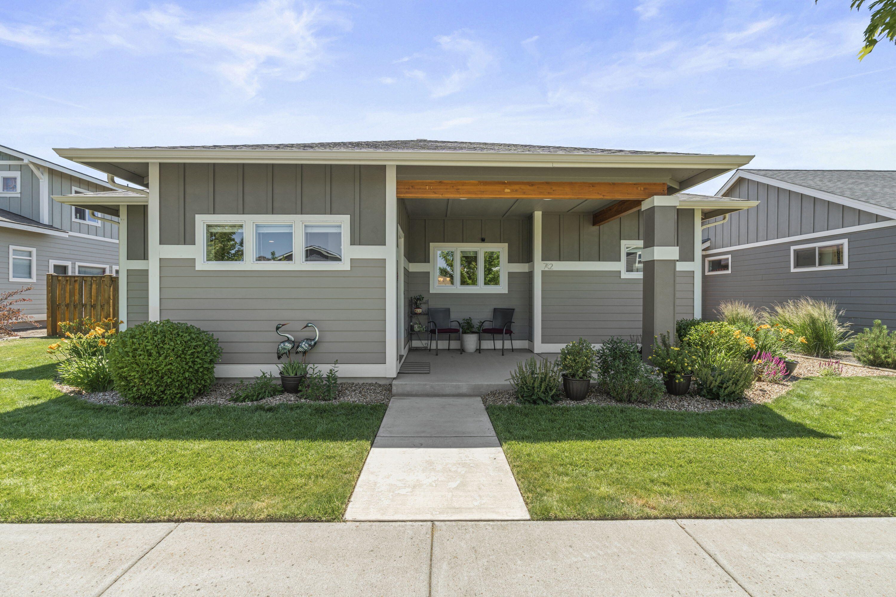 742 NE Union Loop