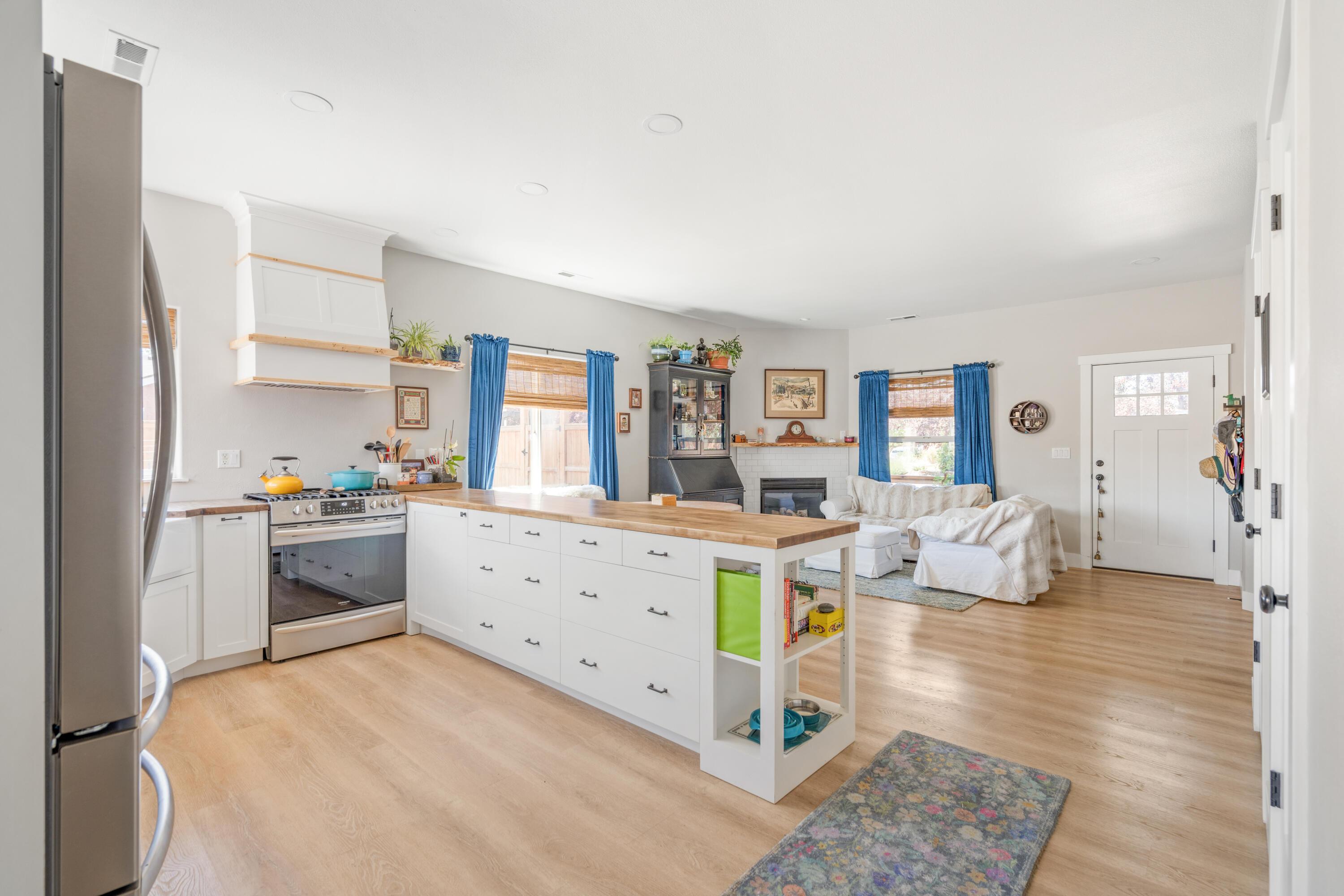 Larkspur - Residential