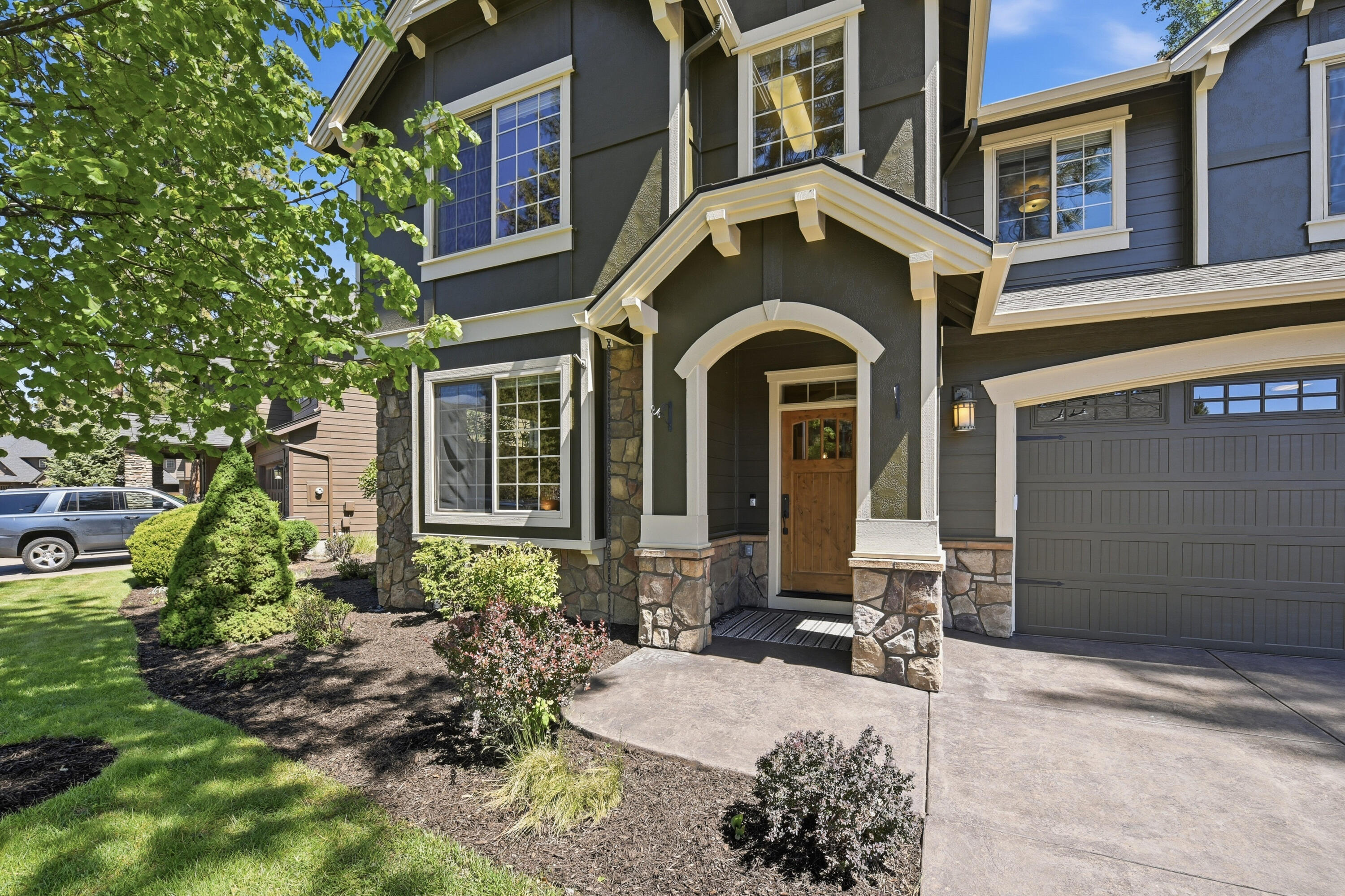 60320 Sage Stone Loop