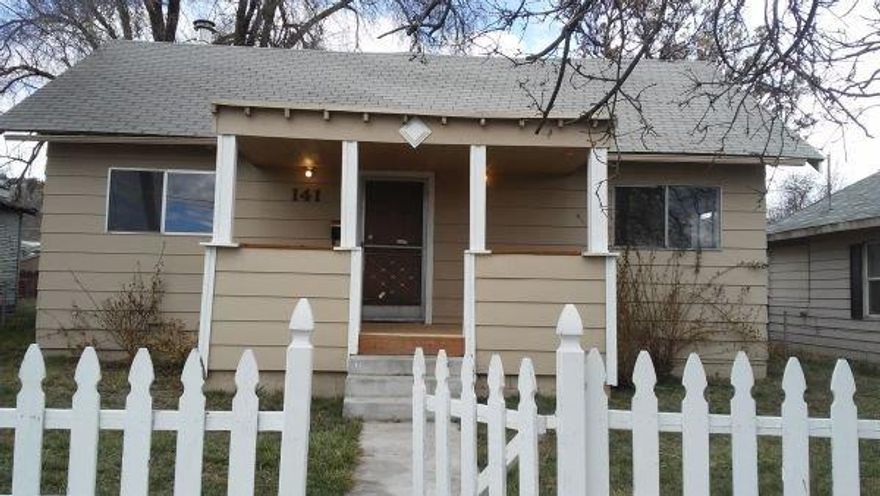 Very well maintained cottage home in the heart of downtown. Close to OIT, Sky Lakes Hospital and Medical Centers. Walking distance to Main Street, schools and shopping. This 1223 sq. ft., move in ready home includes 3 bedrooms and 1 bathroom, cute kitchen, separate laundry room, detached 2 car garage with new roll up doors, fresh paint inside and out, new carpet, tile and laminate. Large sized lot with space for and RV. Great for the first time home buyer or for an investment property. Bring all offers, MOTIVATED SELLER!