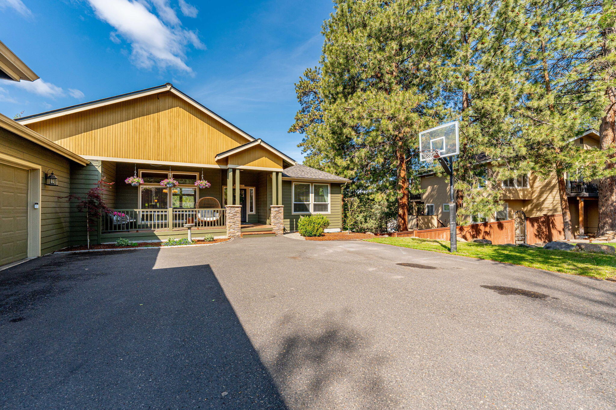2827 NW Polarstar Avenue
