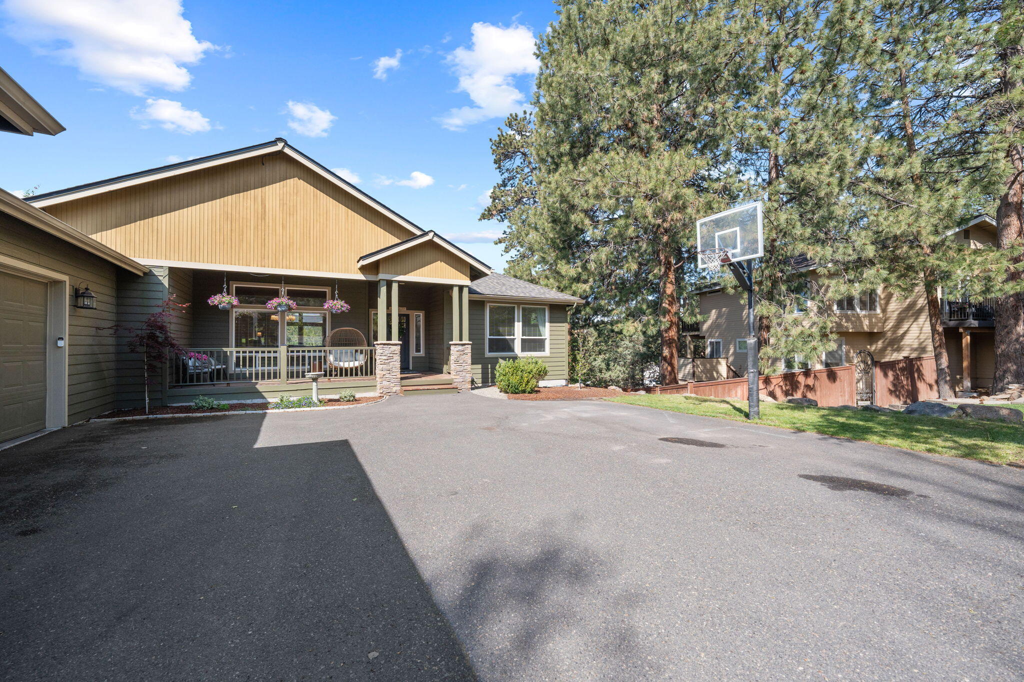 2827 NW Polarstar Avenue