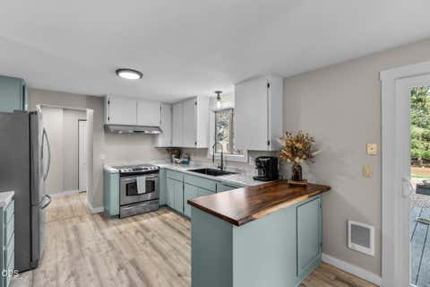 Tiny photo for 22988 Lariat Lane, Bend, OR 97701 (MLS # 220227324)