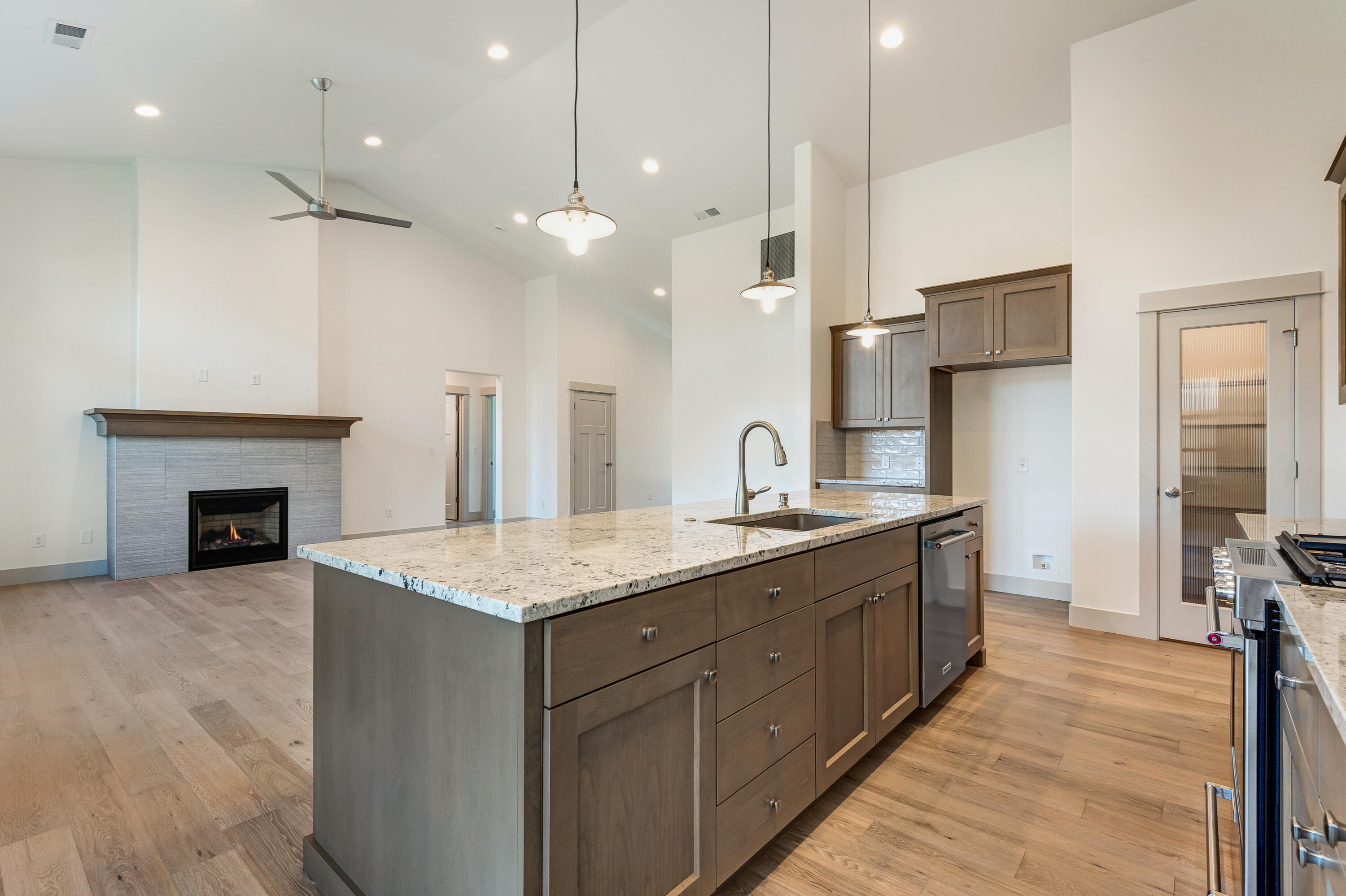 Saddle Ridge - Residential