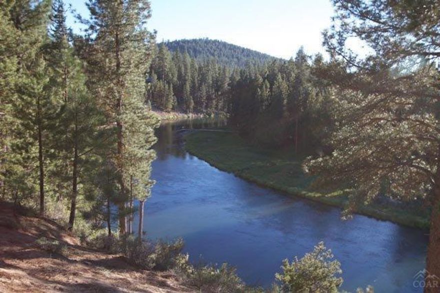 Offering peace and quiet and access and views to the Wild and Scenic Deschutes River, this river cabin is tastefully updated and decorated with a old west cabin flavor. Sit back and enjoy the scenic river vistas, the wildlife and the sounds of the wind in the old-growth ponderosa pines. Ideal fishing cabin, but also a great place to kayak, hike and enjoy the central Oregon Cascades! Modern cabin with soaring vaulted ceilings and abundant skylights. Nice deck overlooking the river!