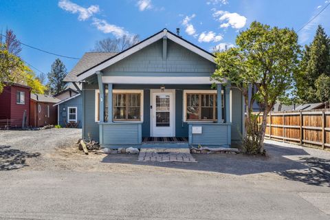 25 NW Hood Place Bend OR 97703