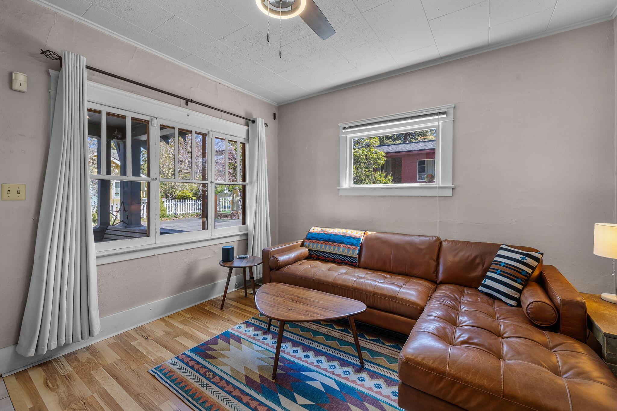 25 NW Hood Place