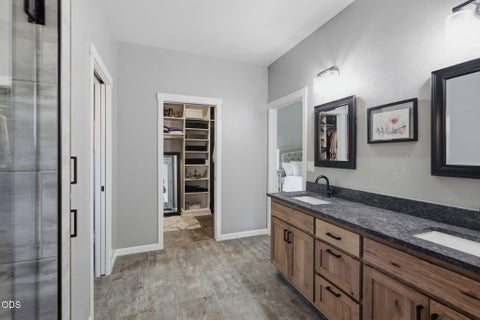 Tiny photo for 326 SW Kennedy Way, Grants Pass, OR 97526 (MLS # 220227418)
