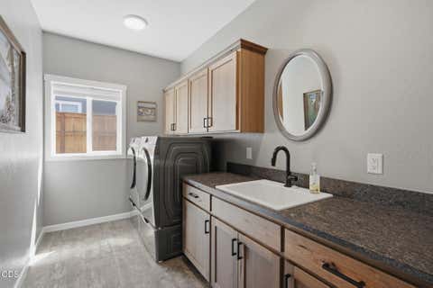 Tiny photo for 326 SW Kennedy Way, Grants Pass, OR 97526 (MLS # 220227418)