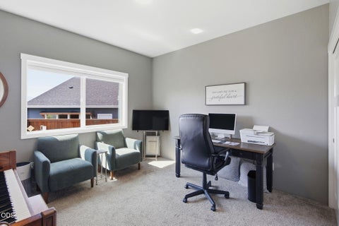Tiny photo for 326 SW Kennedy Way, Grants Pass, OR 97526 (MLS # 220227418)