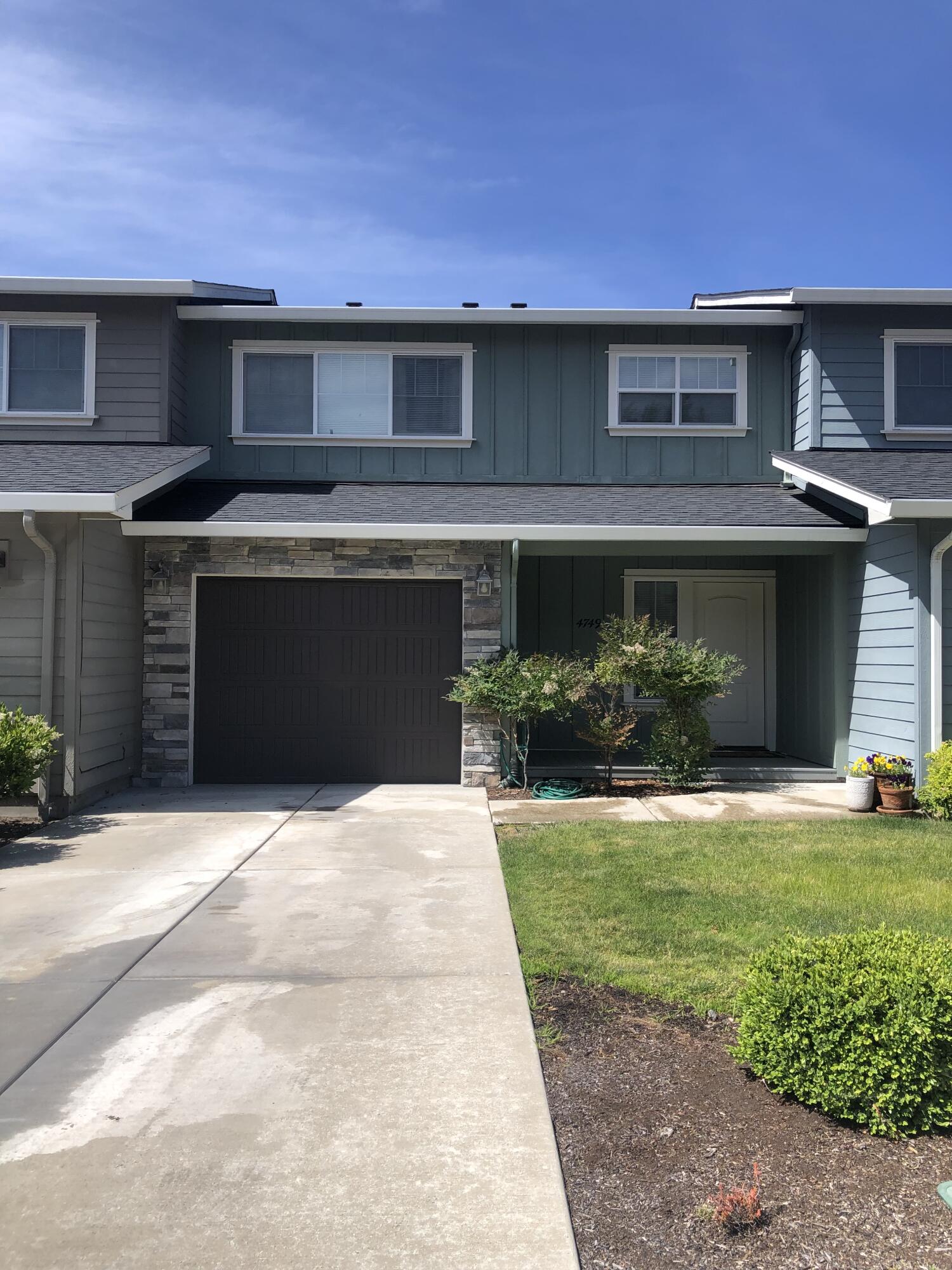 Heights At Hillcrest Phase 3, The - Residential