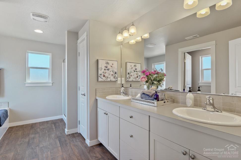 Emerald View Estates - Residential