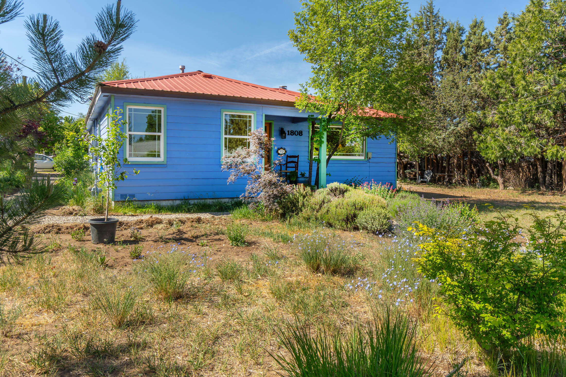 1808 SW Kalama Avenue