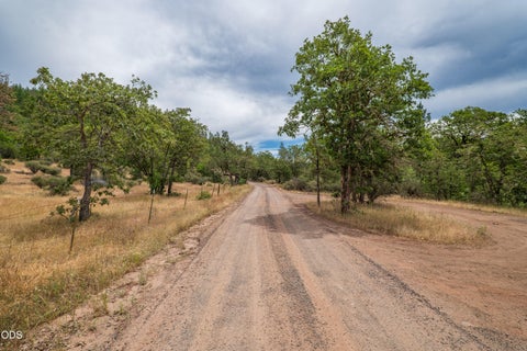 Tiny photo for 11598 Butte Falls Highway, Eagle Point, OR 97524 (MLS # 220224205)
