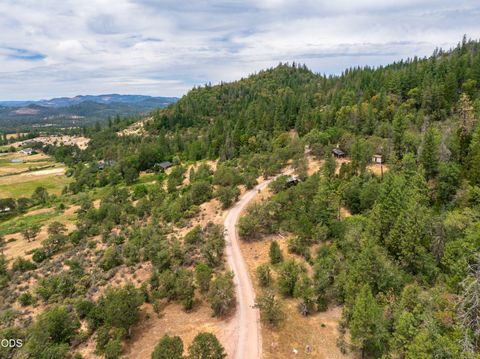 Tiny photo for 11598 Butte Falls Highway, Eagle Point, OR 97524 (MLS # 220224205)