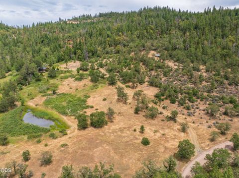Tiny photo for 11598 Butte Falls Highway, Eagle Point, OR 97524 (MLS # 220224205)