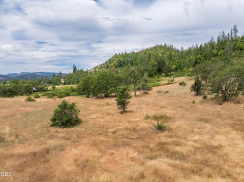 Tiny photo for 11598 Butte Falls Highway, Eagle Point, OR 97524 (MLS # 220224205)