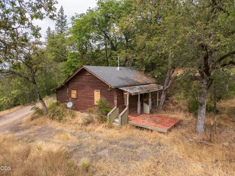 Tiny photo for 11598 Butte Falls Highway, Eagle Point, OR 97524 (MLS # 220224205)