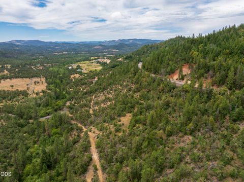 Tiny photo for 11598 Butte Falls Highway, Eagle Point, OR 97524 (MLS # 220224205)