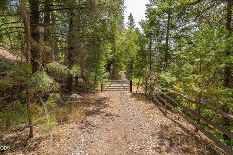 Tiny photo for 11598 Butte Falls Highway, Eagle Point, OR 97524 (MLS # 220224205)