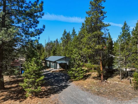 Tiny photo for 55601 Swan Road, Bend, OR 97707 (MLS # 220217539)