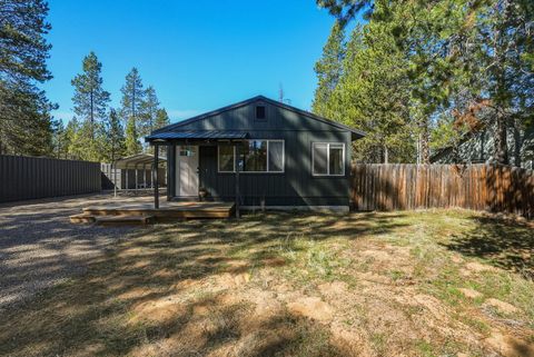 Tiny photo for 55601 Swan Road, Bend, OR 97707 (MLS # 220217539)