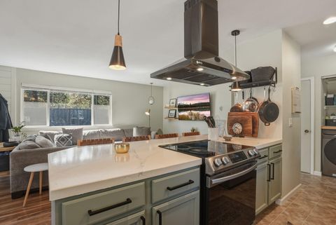 Tiny photo for 55601 Swan Road, Bend, OR 97707 (MLS # 220217539)