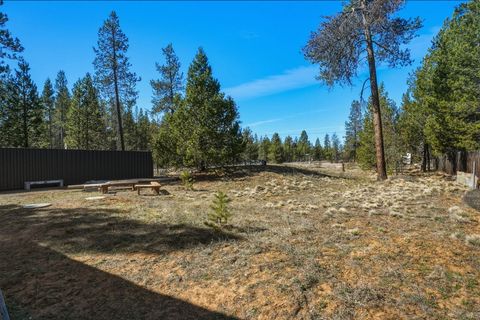 Tiny photo for 55601 Swan Road, Bend, OR 97707 (MLS # 220217539)